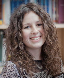 Frau Dr. Annika Hüser