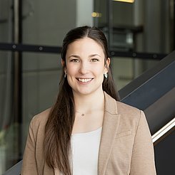 Frau  Nicole Hoiboom